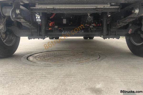 SRM Xinyuan T5L EV version urbaine 3,7 m simple cabine plateau électrique pur CATL 55,7 kWh 4X2(6 roues) Châssis (1) | 86Trucks