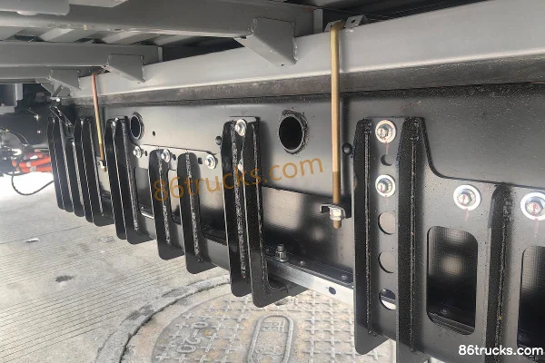 SRM Xinyuan T5LEV 2024 Intercity Edition 3.5T 3.8m Single Row Pure Electric Flatbed Mini Truck 70.47kWh 4X2(6 wheels) Chassis (2) | 86Trucks