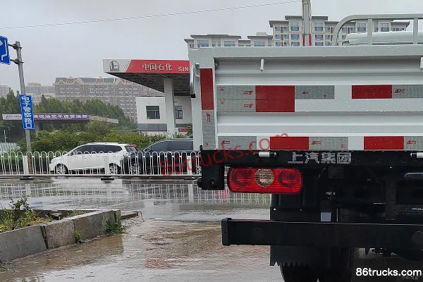 Yuejin Fuxing S100V 95 hp 4X2(6 wheels) 4.2m single-row flatbed light truck Body (3) | 86Trucks