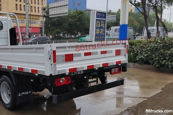 Yuejin Fuxing S100V 95 hp 4X2(6 wheels) 4.2m single-row flatbed light truck Body (1) | 86Trucks