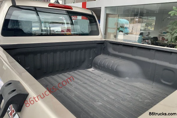 Qingling Isuzu T30 Standard Edition 3.0T Diesel 143hp Manual 2WD Standard Wheelbase Double Row Pickup Body (2) | 86Trucks