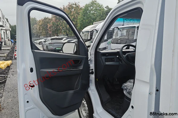 FARIZON Xingxiang F1E 2025 Smart Edition 3.05m Single Row Pure Electric Van Micro Truck Xuanwu 51.39kWh 4X2(6 wheels) Cab (1) | 86Trucks