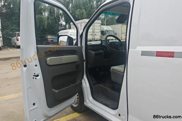 FARIZON Nouveau Xingxiang V7E modèle 2025 version Zhifu 2 places fourgon électrique pur batterie Zhixin 51,4 kWh Cabine (1) | 86Trucks
