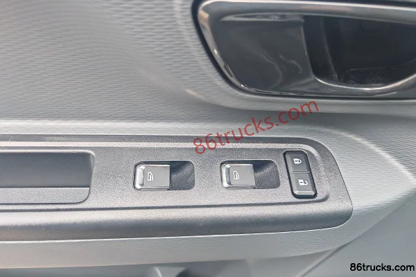 FARIZON Xingxiang V6E Functional Edition 6-Seat 4.845m Pure Electric Light Bus Zhixin 46.08kWh Cab (3) | 86Trucks