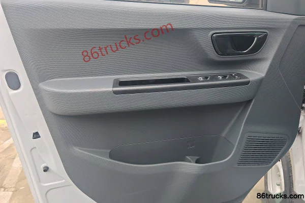 FARIZON Xingxiang V6E Functional Edition 6-Seat 4.845m Pure Electric Light Bus Zhixin 46.08kWh Cab (2) | 86Trucks
