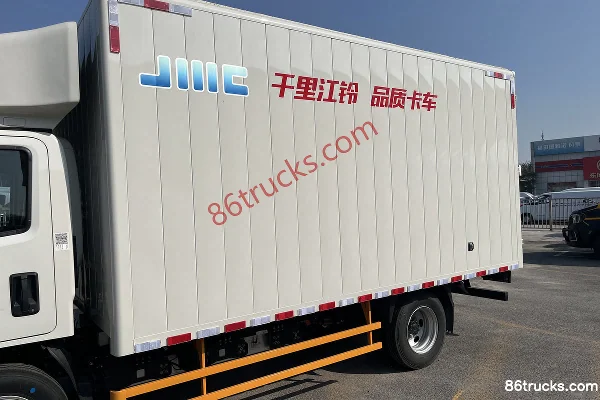 JMC Shunda 2025 électrique pur 4X2(6 roues) frein hydraulique 3,8 m cabine simple fourgon camion léger CALB 50,38 kWh Carrosserie (1) | 86Tr