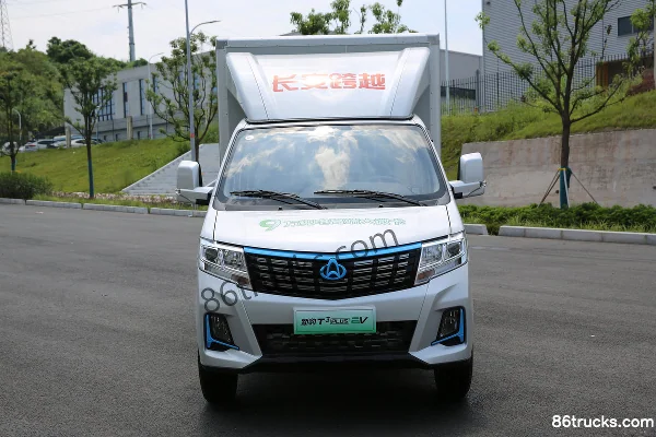Changan Kuayue Xinbao T3 PLUS EV 4X2(6 wheels) 3.2m Single Row Pure Electric Refrigerated Truck CALB 50.38kWh Exterior (2) | 86Trucks