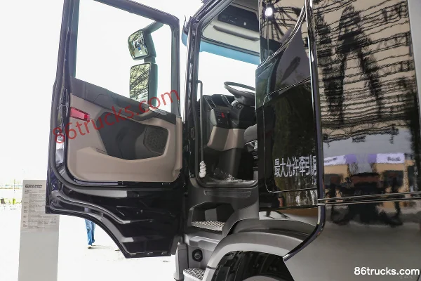 Scania New 560R PRO China version 12.7L diesel 560hp 6X2R Scania 14-speed AMT automatic high roof tractor truck Cab (1) | 86Trucks