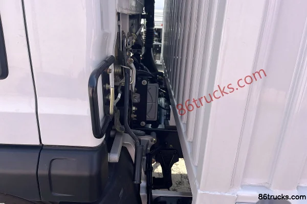 FAW Jiefang Hu 6G Wide Body 165 hp 4X2(6 wheels) 4.16m Single Row Van Light Truck Chassis (2) | 86Trucks