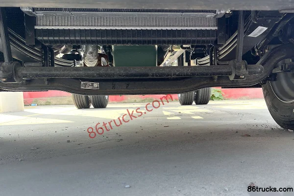 FAW Jiefang J6F Wide Body 160 hp 4X2(6 wheels) 5.16m Single Row Box Cargo Truck Chassis (1) | 86Trucks