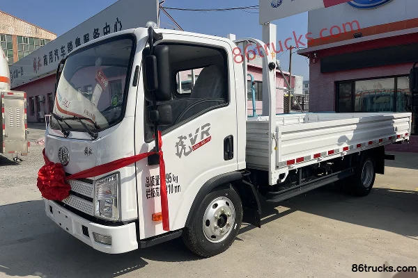 FAW Jiefang Tiger VR 2.3L Diesel 142 hp 4X2(6 wheels) WLY 5-speed 4.2m single-row cab flatbed light truck Exterior (3) | 86Trucks