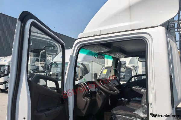 FARIZON Xingzhi H8E Zhiyun Edition 4.5T 4.1m Single Row Electric Cargo Truck with Stake Sides 81.14kWh 4X2(6 wheels) Cab (1) | 86Trucks