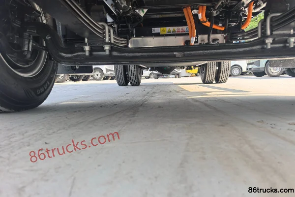 FARIZON Xingzhi H8E Zhiyun Edition 4.5T 4.1m Single Row Electric Cargo Truck with Stake Sides 81.14kWh 4X2(6 wheels) Chassis (2) | 86Trucks