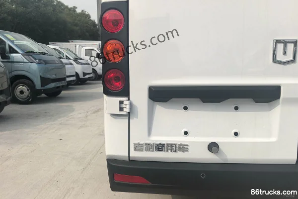 FARIZON Xingxiang V6E Function Edition 6-Seat 4.845m Pure Electric Light Bus 41.055kWh Cargo Box (2) | 86Trucks