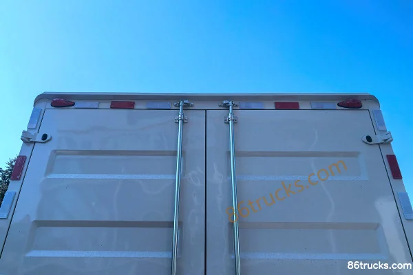 JMC Kaiyun Blue Whale 160ch 4X2(6 roues) camion léger fourgon 4,2m cabine simple Carrosserie (1) | 86Trucks