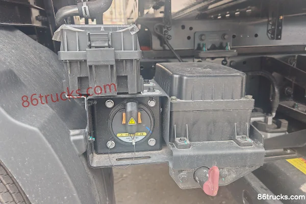 FARIZON Xingzhi H8E Huaneng H01 4.15m Single Row Pure Electric Battery Swap Van Light Truck Guoxuan 90.31kWh 4X2(6 wheels) Chassis (3) | 86T