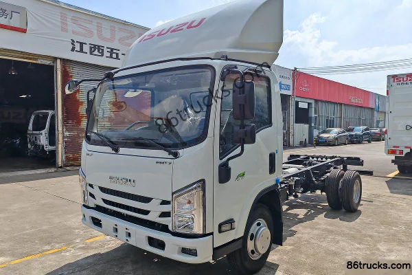 Jiangxi Isuzu Yifang EMT7 2.5L diesel 152 hp 4X2(6 wheels) WLY 6-speed air brake 4.2m single-row stake truck Exterior (3) | 86Trucks