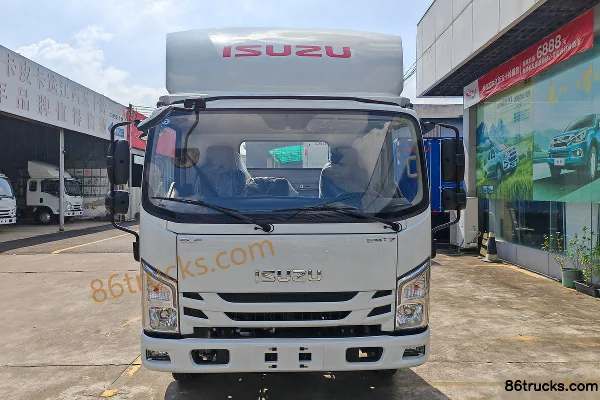Jiangxi Isuzu Yifang EMT7 2.5L diesel 152 hp 4X2(6 wheels) WLY 6-speed air brake 4.2m single-row stake truck Exterior (2) | 86Trucks