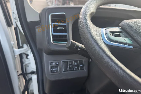 Foton Zhilan EL air brake 4.17m single-row pure electric stake truck CATL 100.07kWh 4X2(6 wheels) Cab (3) | 86Trucks