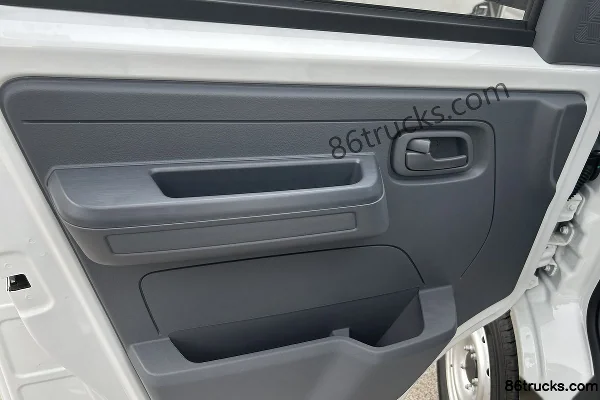 Kaiyi Jiangtun E5 2025 Passenger Economy Edition 6-Seat Electric Light Bus Kairui 36.8kWh Cab (1) | 86Trucks
