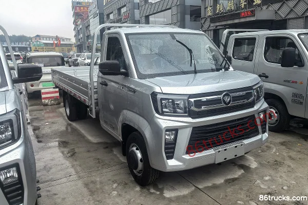 Foton V5 2L Gasoline 139hp 4X2(6 wheels) Dongan 5-speed 3.8m single-row flatbed micro truck (single rear tire) Exterior