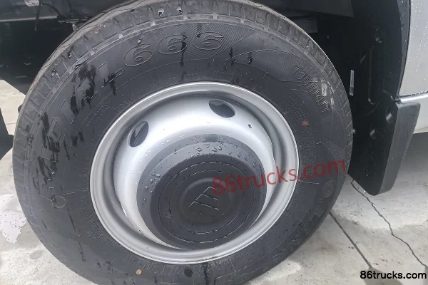 Foton V5 2L Gasoline 139hp 4X2(6 wheels) Dongan 5-speed 3.8m single-row flatbed micro truck (single rear tire) Chassis (1) | 86Trucks