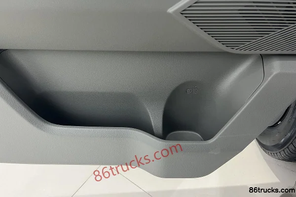 FARIZON Super VAN 2024 Yucheng Edition 6 places fourgon électrique pur, toit moyen, empattement moyen, CATL 83kWh Cabine (3) | 86Trucks