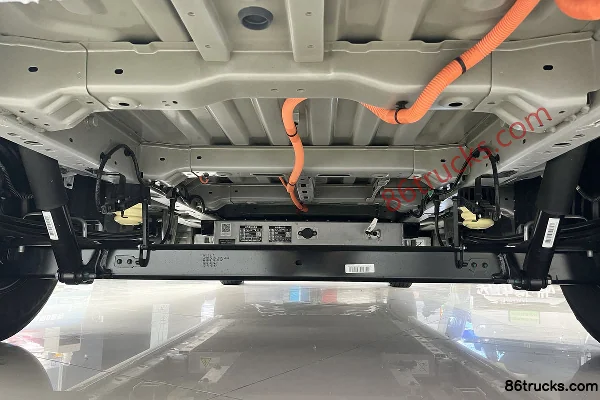 FARIZON Super VAN 2024 Yucheng Edition 6 places fourgon électrique pur, toit moyen, empattement moyen, CATL 83kWh Châssis (2) | 86Trucks