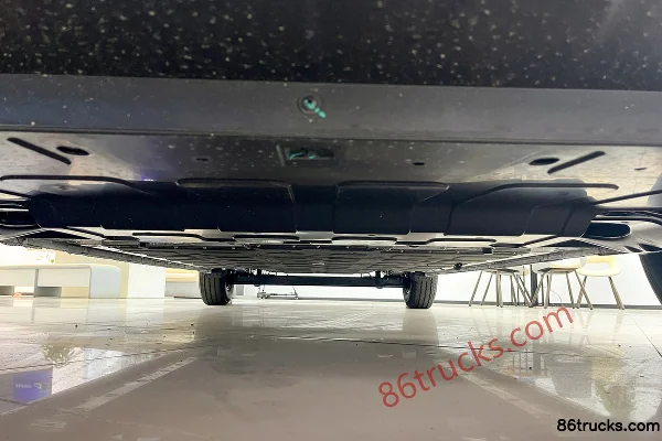 FARIZON Super VAN 2024 Yucheng Edition 6 places fourgon électrique pur, toit moyen, empattement moyen, CATL 83kWh Châssis (1) | 86Trucks