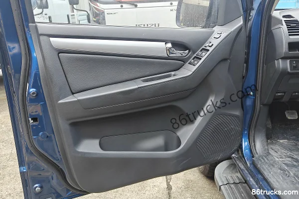 Qingling Isuzu T28 2025 Standard Edition 2.8T Diesel 150 hp Manual 4WD Standard Wheelbase Double Cab Pickup Chassis (2) | 86Trucks