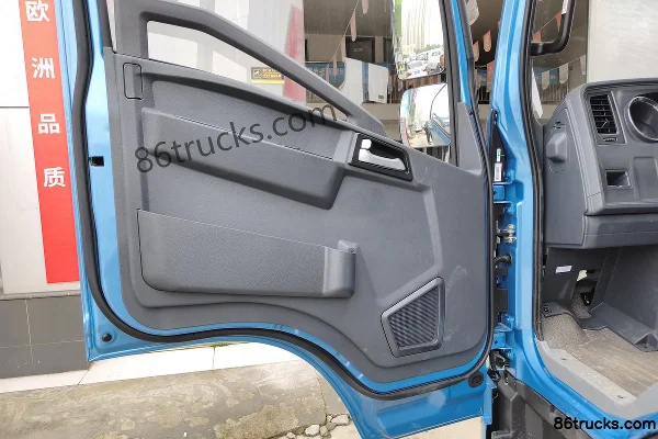 Sinotruk HOWO Hanjiang 4.15m Single Row Pure Electric Flatbed Light Truck Sinotruk 81.87kWh 4X2(6 wheels) Cab (2) | 86Trucks