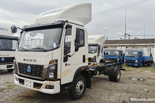 Sinotruk HOWO Tongshuai 4.15m Single Row Electric Stake Light Truck Sinotruk 134.02kWh 4X2(6 wheels) Exterior (2) | 86Trucks