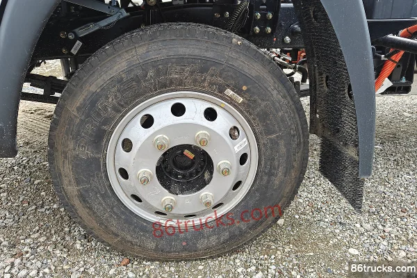Sinotruk HOWO Tongshuai 4.15m Single Row Electric Stake Light Truck Sinotruk 134.02kWh 4X2(6 wheels) Chassis (2) | 86Trucks