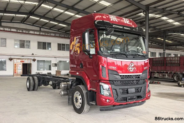 Dongfeng Liuqi Chenglong H5 Chuangfu Edition 7.7L LNG 320 hp 4X2(6 wheels) Fast Gear 8-Speed 9.7m Van Cargo Truck Exterior (2) | 86Trucks