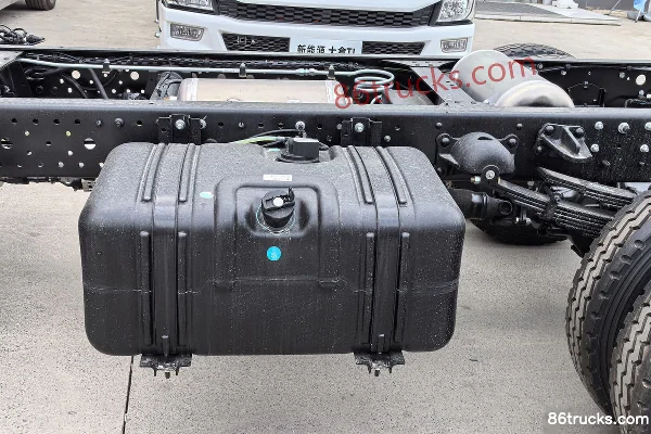Yuejin Chaoyue C500-33 170hp 4X2(6 wheels) 4.2m Single Row Stake Light Truck Chassis (2) | 86Trucks