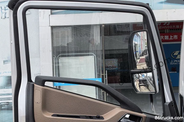 Yuejin Kuaiyun H500 150hp 4X2(6 wheels) 4.2m single-row stake truck (China VI) Cab (2) | 86Trucks