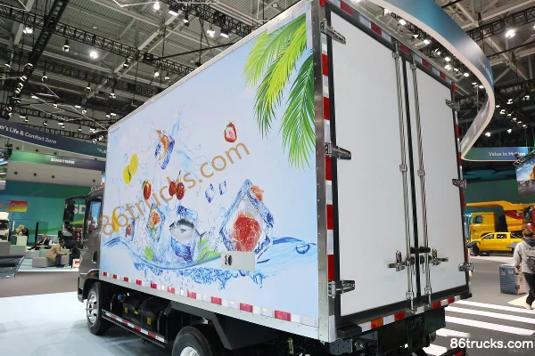 Sinotruk HOWO Hanpo PRO 170 hp 4X2(6 wheels) AMT automatic refrigerated truck Body (3) | 86Trucks