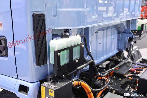 Lanqing Yue X7 Wide Body Air Brake 4.18m Single Row Pure Electric Stake Truck BYD 200.3kWh 4X2(6 wheels) Chassis (3) | 86Trucks