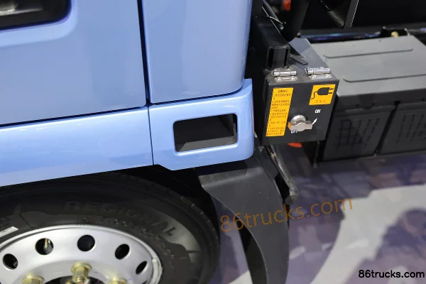 Lanqing Yue X7 Wide Body Air Brake 4.18m Single Row Pure Electric Stake Truck BYD 200.3kWh 4X2(6 wheels) Chassis (1) | 86Trucks