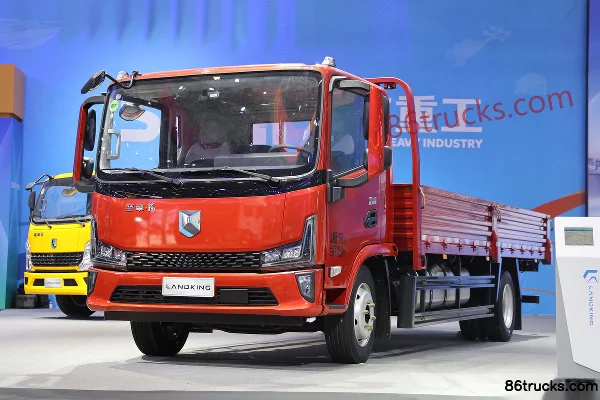 Lanqing Long X7 2.5L Diesel 180 hp 4X2(6 wheels) Fast Gear 8-Speed Wide Body 3.85m Semi-Sleeper Flatbed Light Truck Exterior (3) | 86Trucks