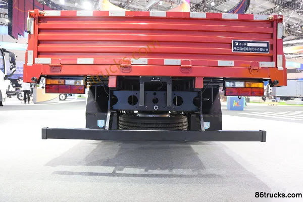 Lanqing Long X7 2.5L Diesel 180 hp 4X2(6 wheels) Fast Gear 8-Speed Wide Body 3.85m Semi-Sleeper Flatbed Light Truck (2) | 86Trucks