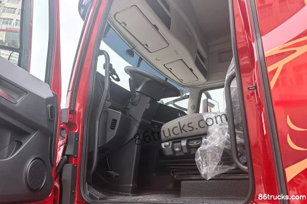 Dongfeng Tianlong Flagship KX New Rongyao Edition 15.5L LNG 630hp 6X4(10 wheels) Dongfeng 14-Speed Tractor Truck Cab (3) | 86Trucks