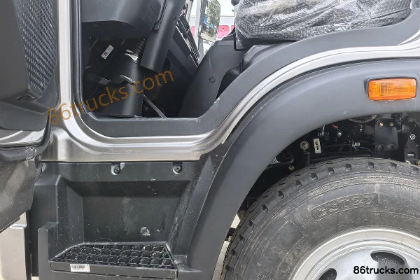 Sinotruk HOWO Hanjun 170 hp 4X2(6 wheels) 5.5m Single Row Van Cargo Truck Cab (2) | 86Trucks