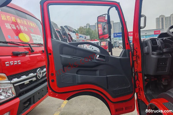 Dongfeng Furui Ka F6 130hp 4X2(6 wheels) 4.2m single-row flatbed light truck (China VI) Cab (2) | 86Trucks