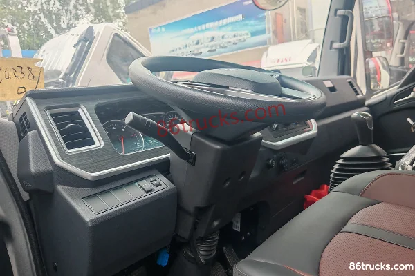 JAC A7 2.5L Diesel 170 hp 4X2(6 wheels) Xingrui 6-speed 4.18m Single-row Flatbed Light Truck Cab (1) | 86Trucks