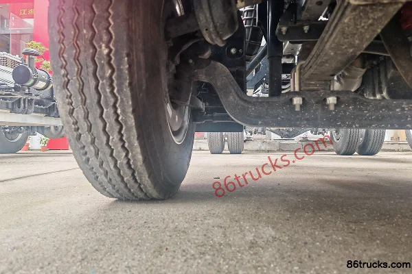 JAC A7 2.5L Diesel 170 hp 4X2(6 wheels) Xingrui 6-speed 4.18m Single-row Flatbed Light Truck Chassis (3) | 86Trucks