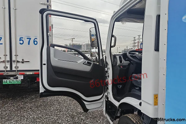 Yuejin Dana T1 Tianxing Edition 4X2(6 wheels) 4.09m Single Row Pure Electric Refrigerated Truck CATL 100.07kWh Cab (1) | 86Trucks