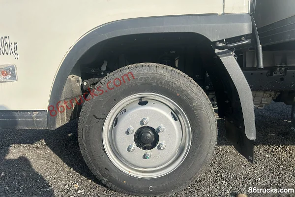 Foton Times Linghang S1 1.5L 129 ch 4X2(6 roues) CNG 4,15 m cabine simple fourgon léger Châssis (3) | 86Trucks
