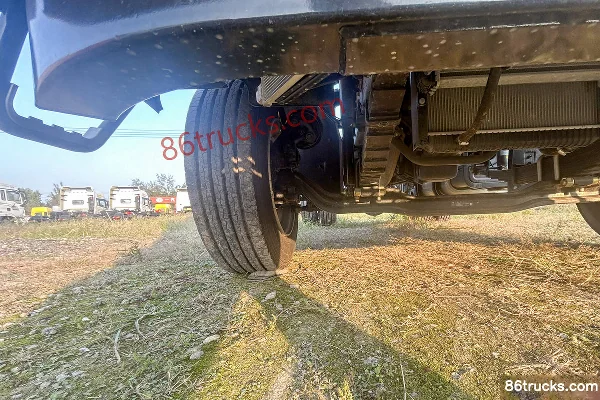 Sinotruk HOWO Hanjiang 2025 2.5L Diesel 180 hp 4X2(6 wheels) Sinotruk 12-Speed 4.15m Single Row Stake Truck Chassis (2) | 86Trucks