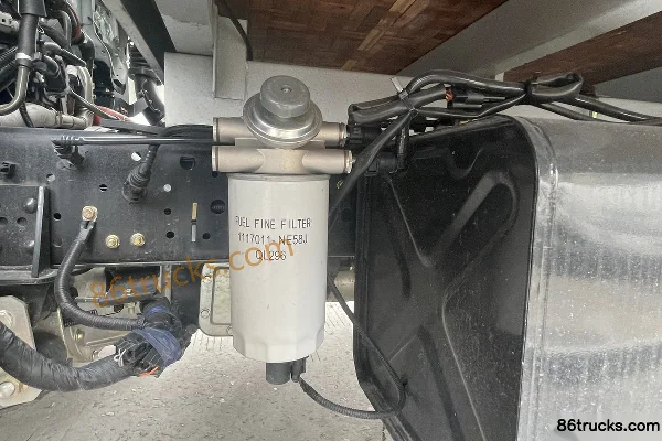 Qingling Isuzu M100 120hp 4X2(6 wheels) 5.175m Single Row Box Light Truck Chassis (3) | 86Trucks